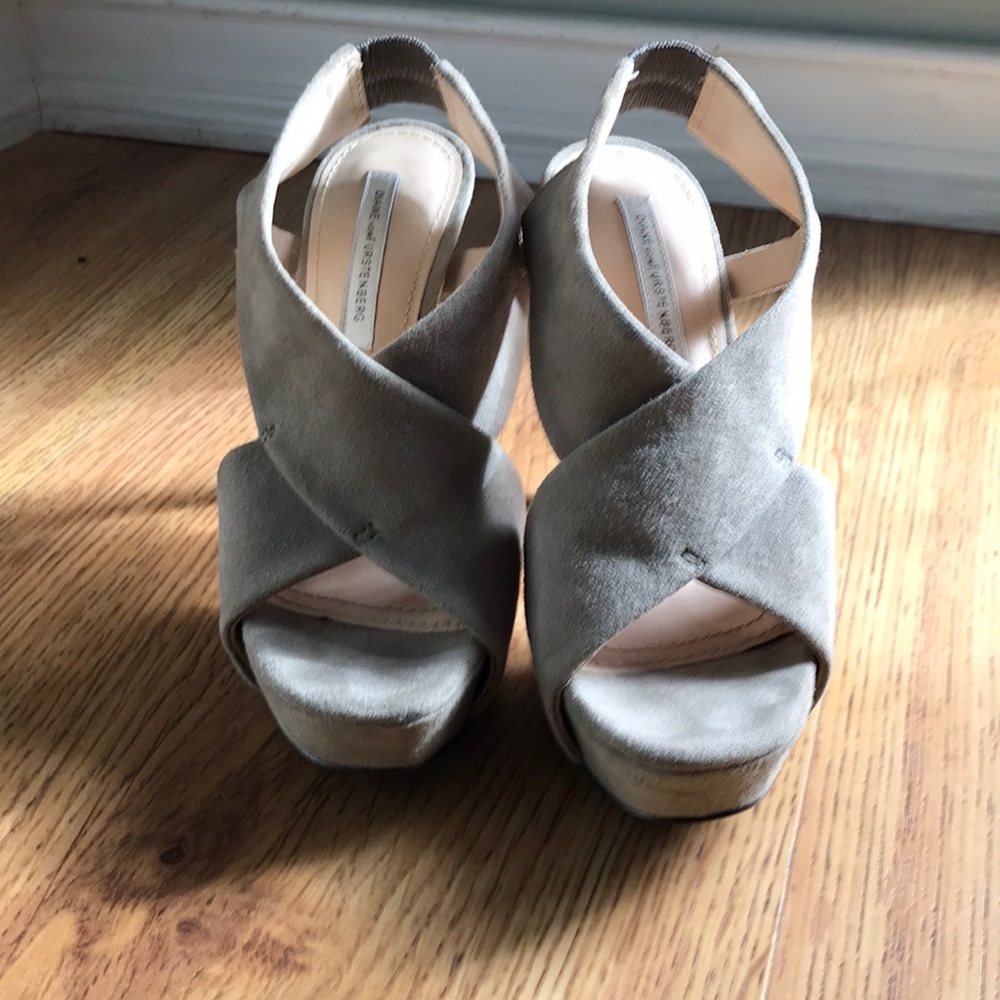 EXCELLENT condition DVF heels